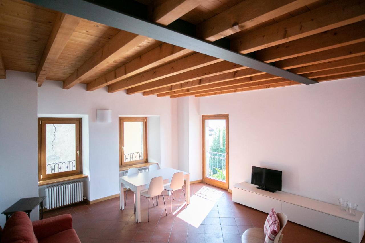 IseoLakeRental - Casa del Pescatore Riva di Solto Esterno foto