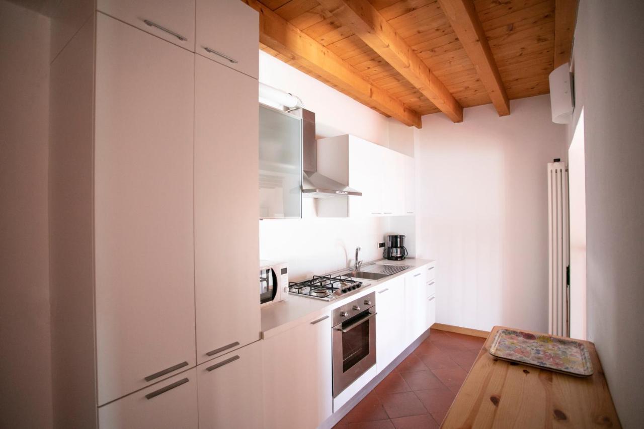 IseoLakeRental - Casa del Pescatore Riva di Solto Esterno foto