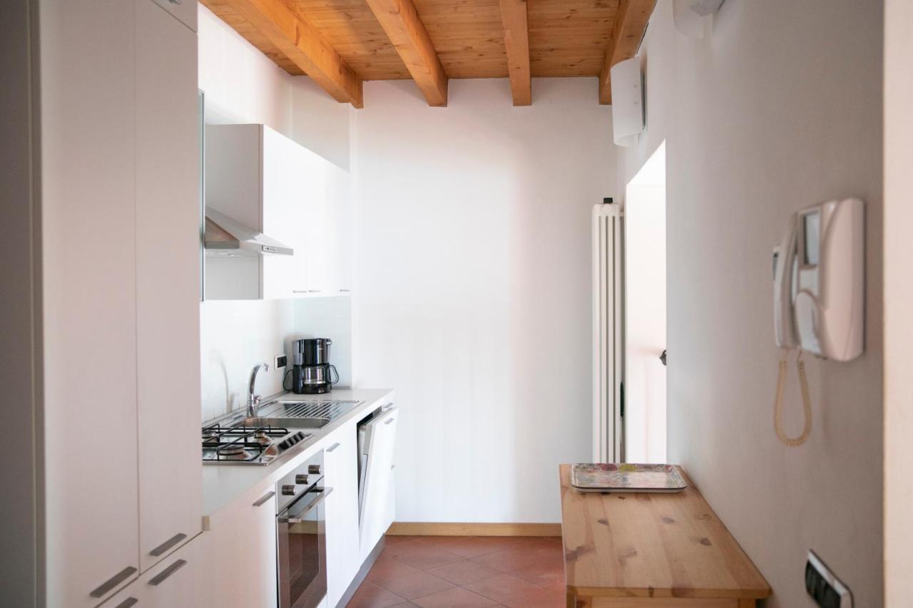 IseoLakeRental - Casa del Pescatore Riva di Solto Esterno foto
